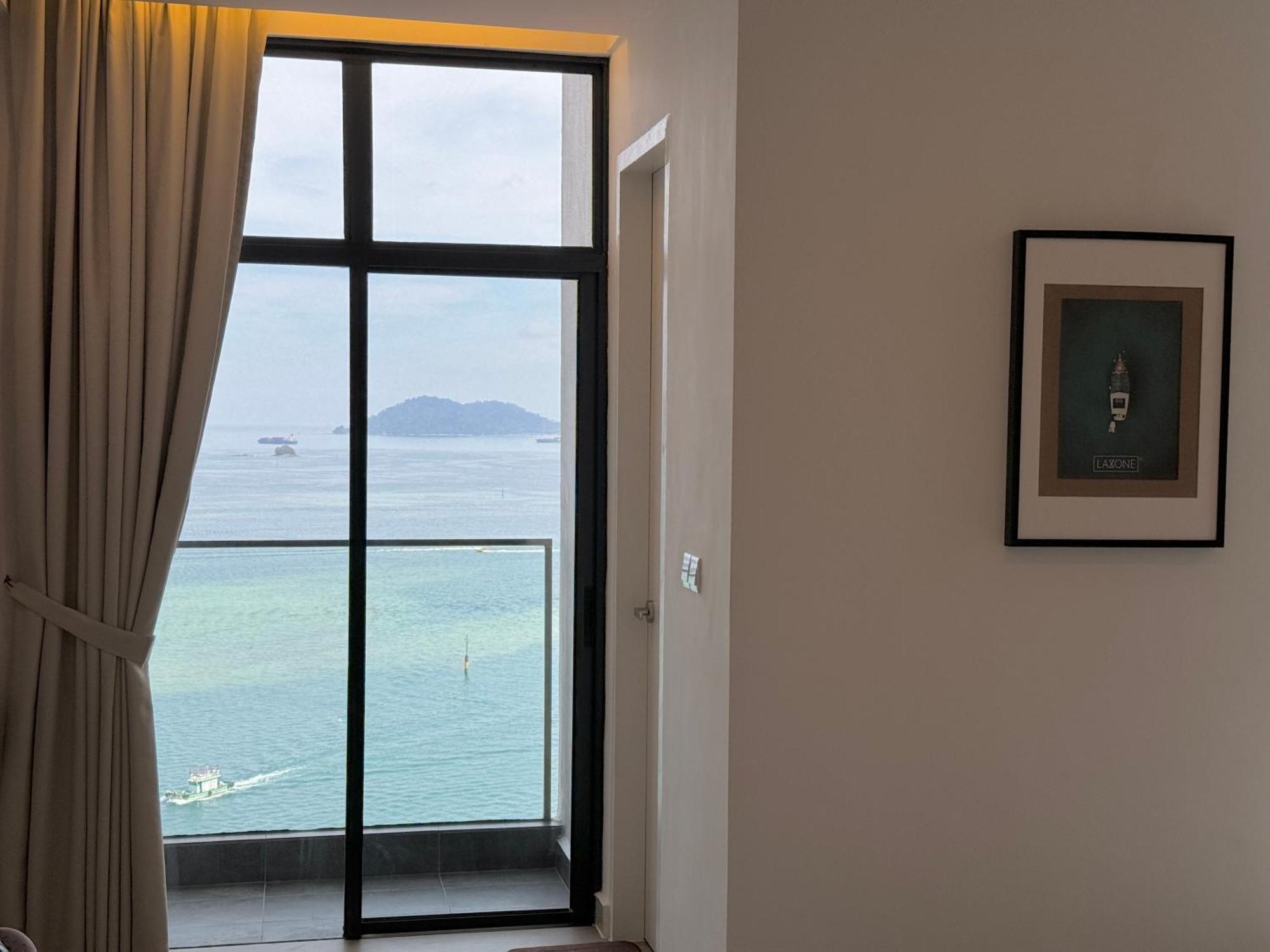 The Shore Cbd Kota Kinabalu By Laxzone Suite Kültér fotó