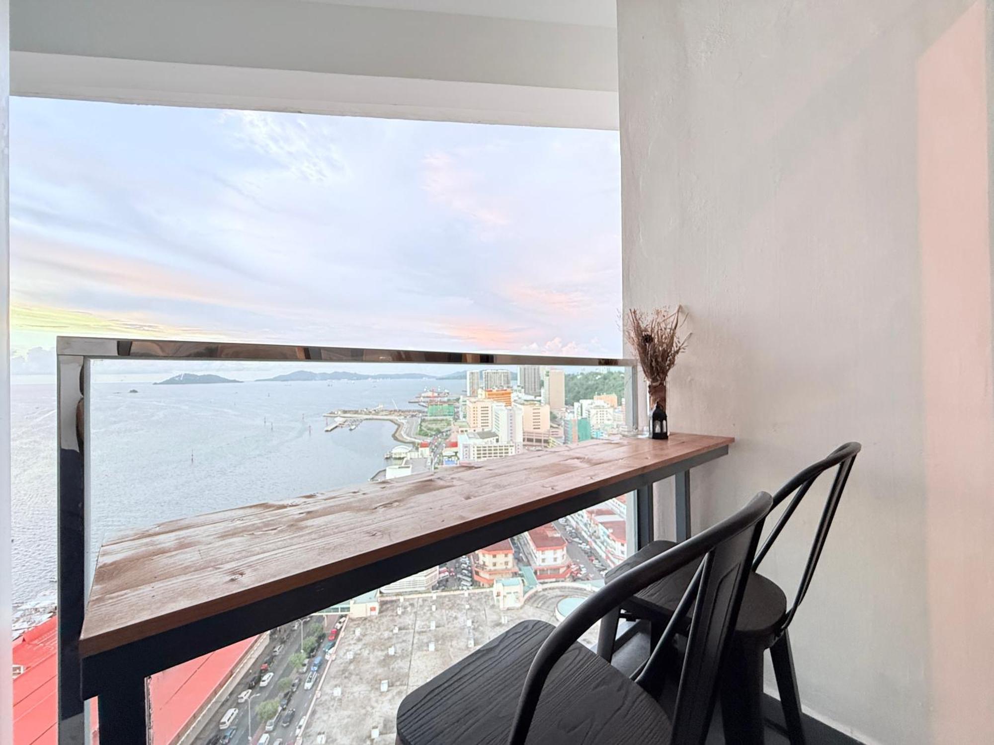 The Shore Cbd Kota Kinabalu By Laxzone Suite Kültér fotó